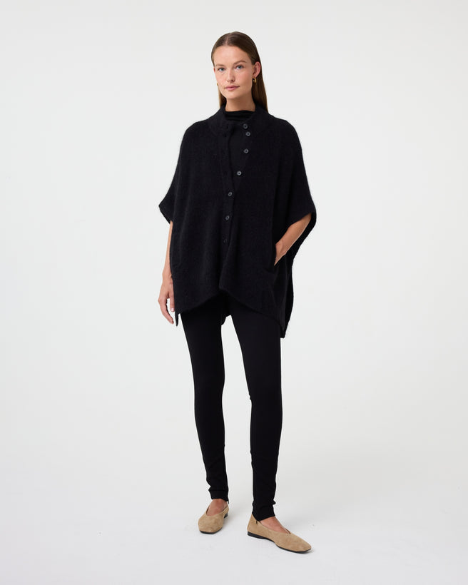 Pleunie Poncho | Black Pleunie Poncho | Black