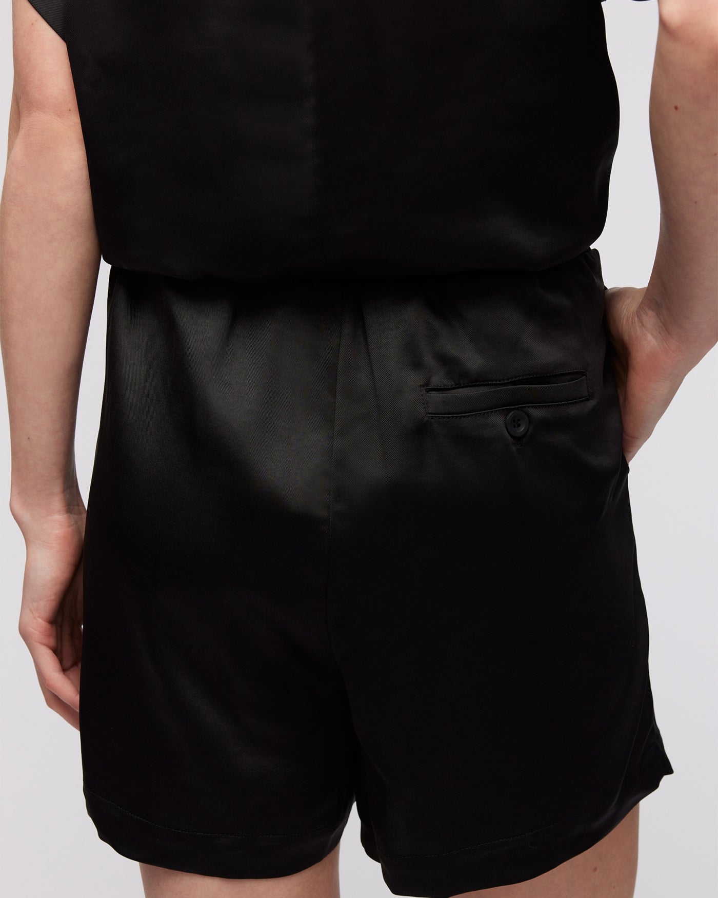 Jule Shorts | Black