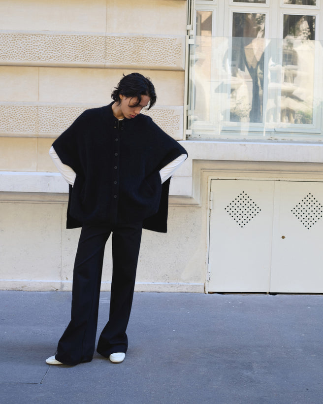 Pleunie Poncho | Black