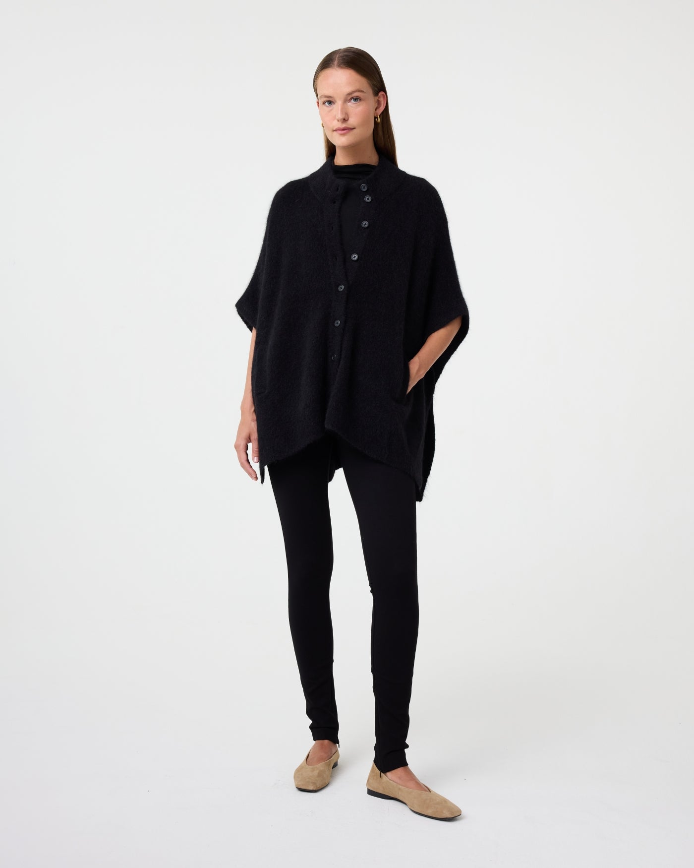 Pleunie Poncho | Black