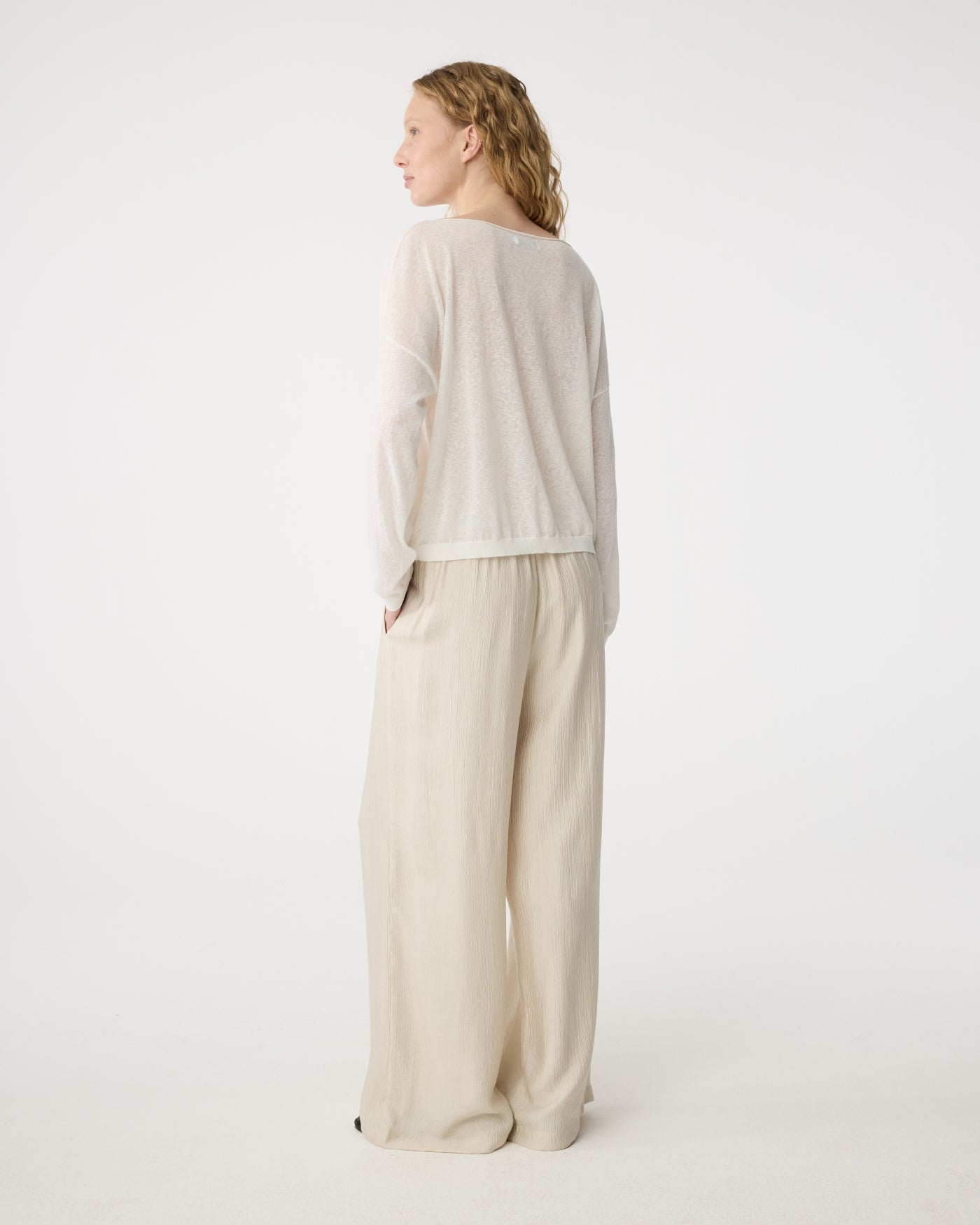 Gill Pullover | White