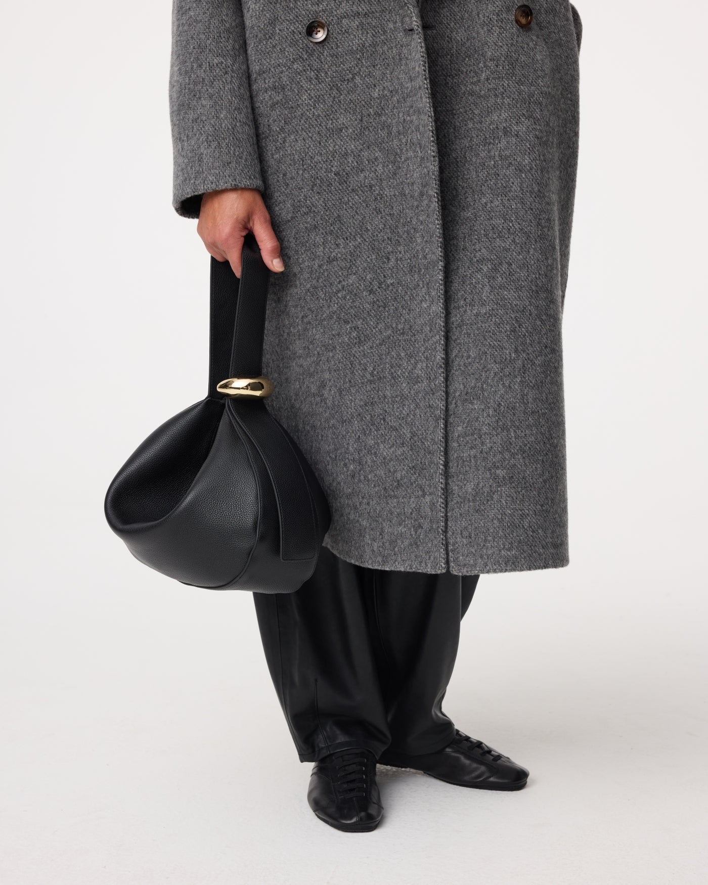 Kirù - Zaha Buckle Bag | Black