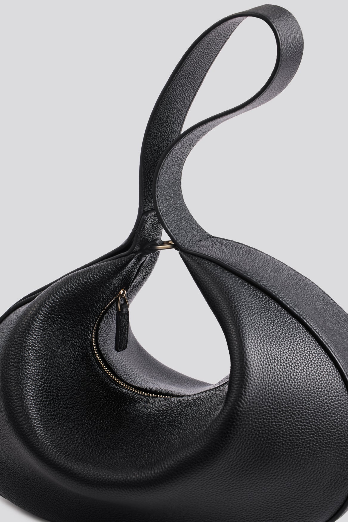 Kirù - Zaha Buckle Bag | Black