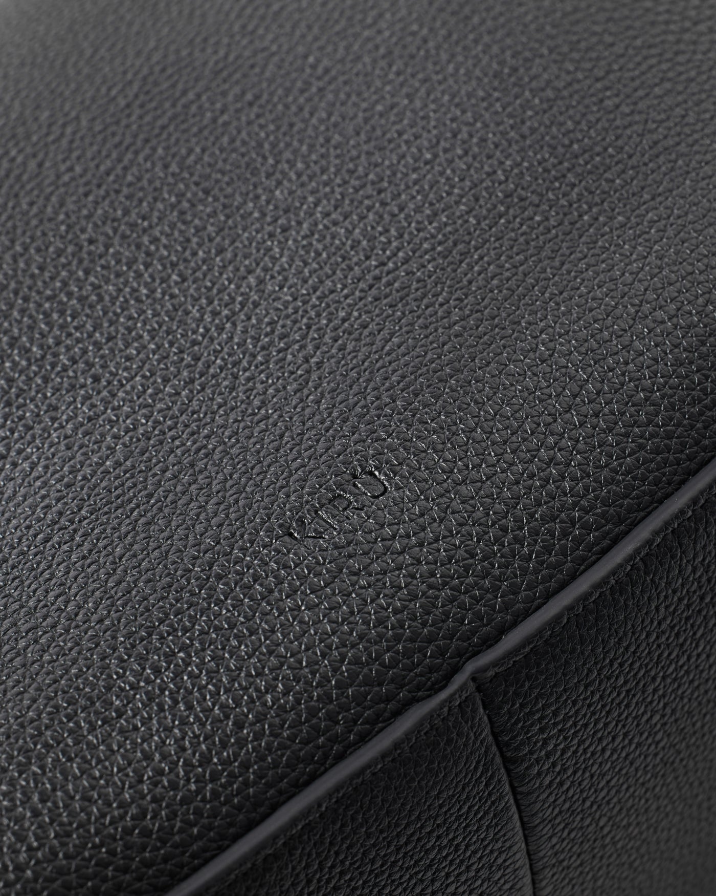 Kirù - Zaha Buckle Bag | Black