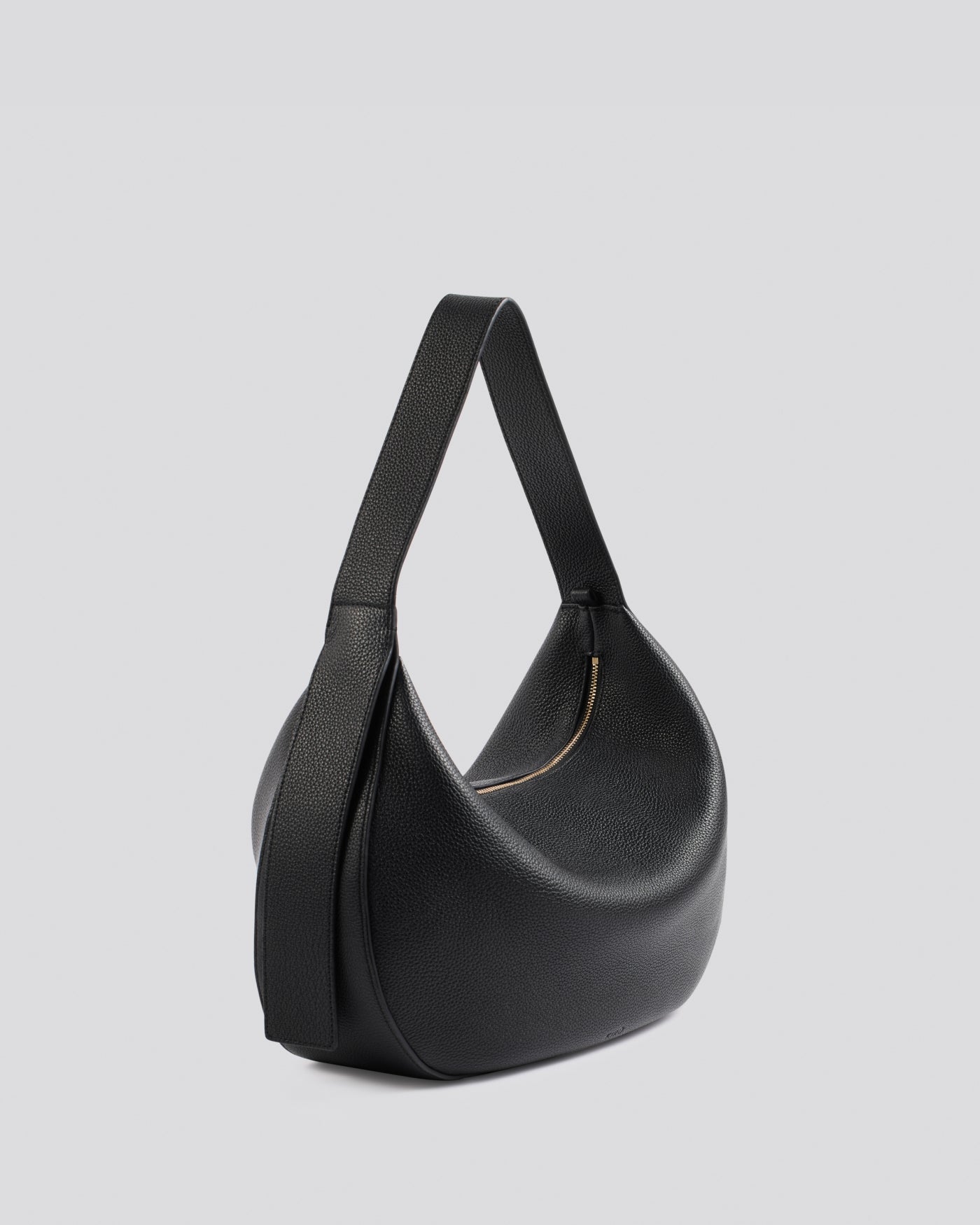 Kirù - Zaha Buckle Bag | Black