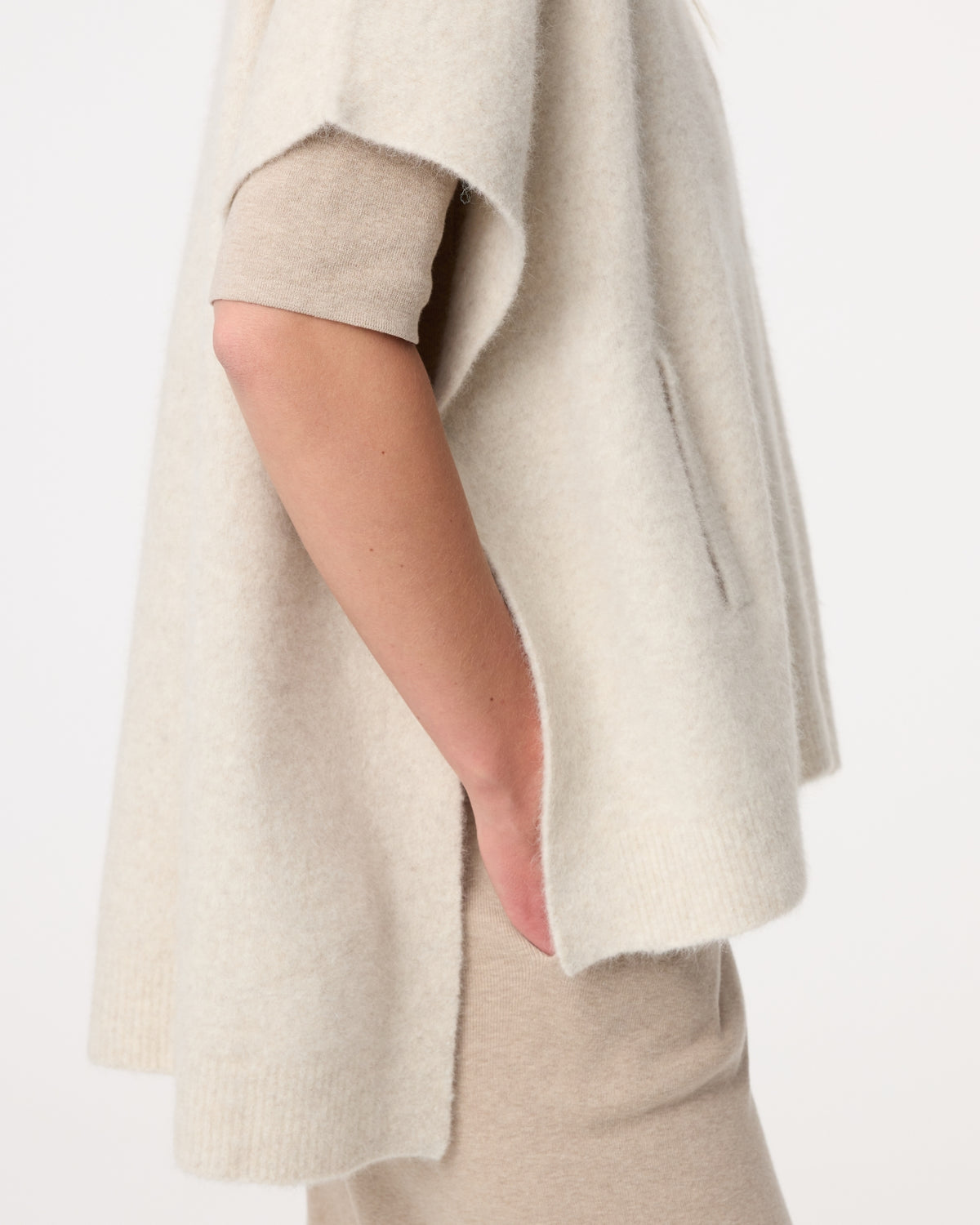 Tove Poncho | Greige